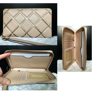 NEW Authentic Michael Kors Quilt Leather Wallet Multifunction Phonecase Wristlet